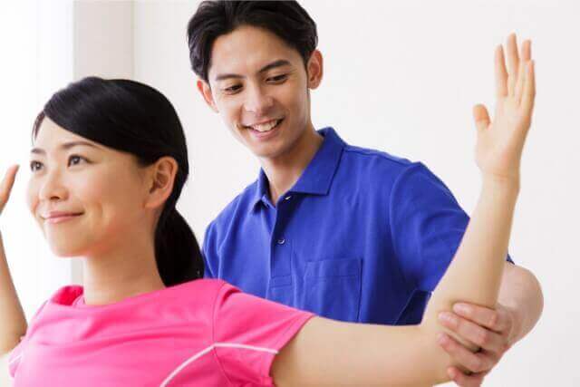 姿勢が悪い人は整体がいいって本当?整体がおすすめの理由
